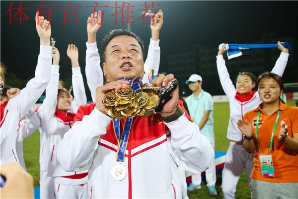 冠军教练黄坚雄：学习能力比足球技术更重要